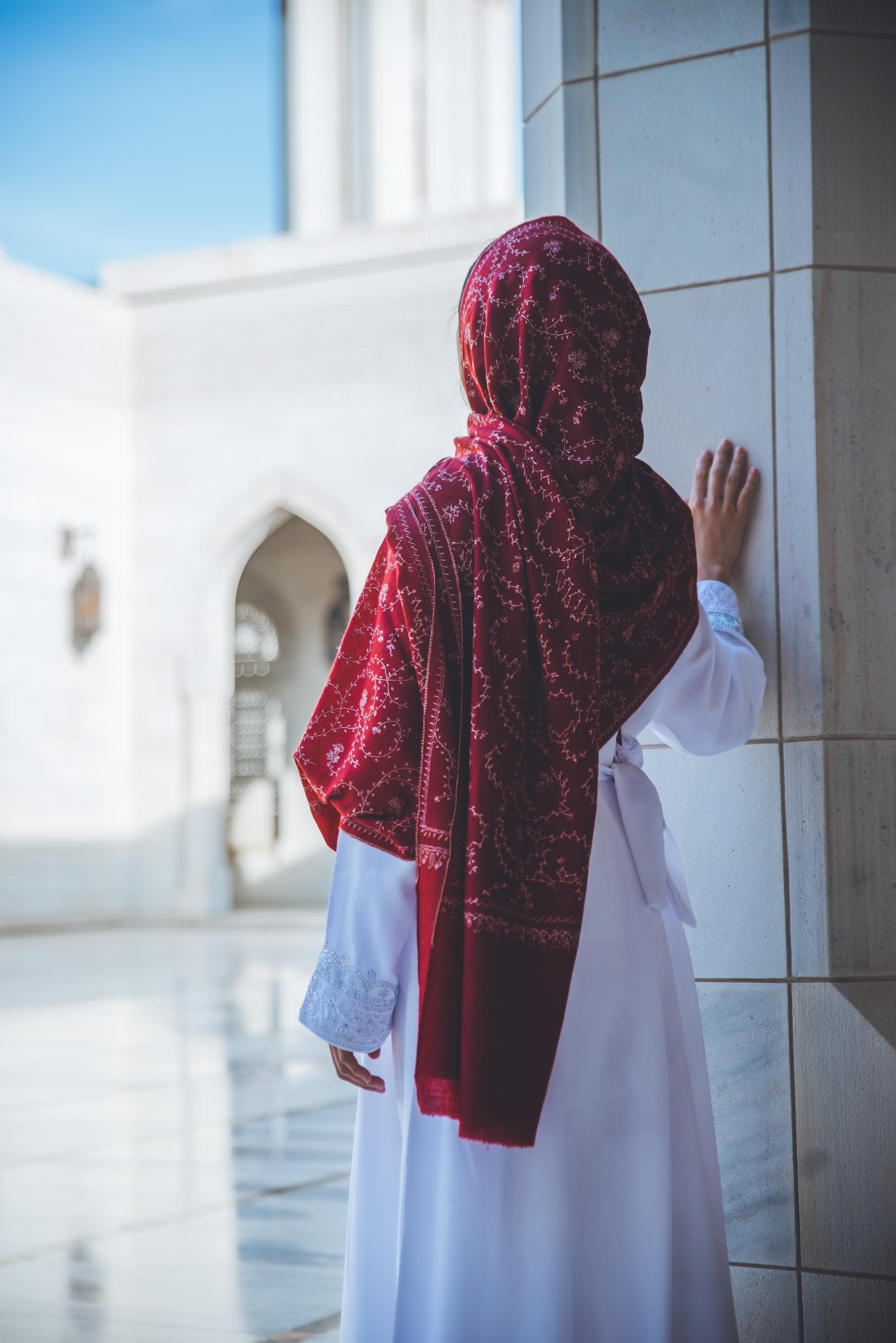 Portrait session near a Muscat mosque