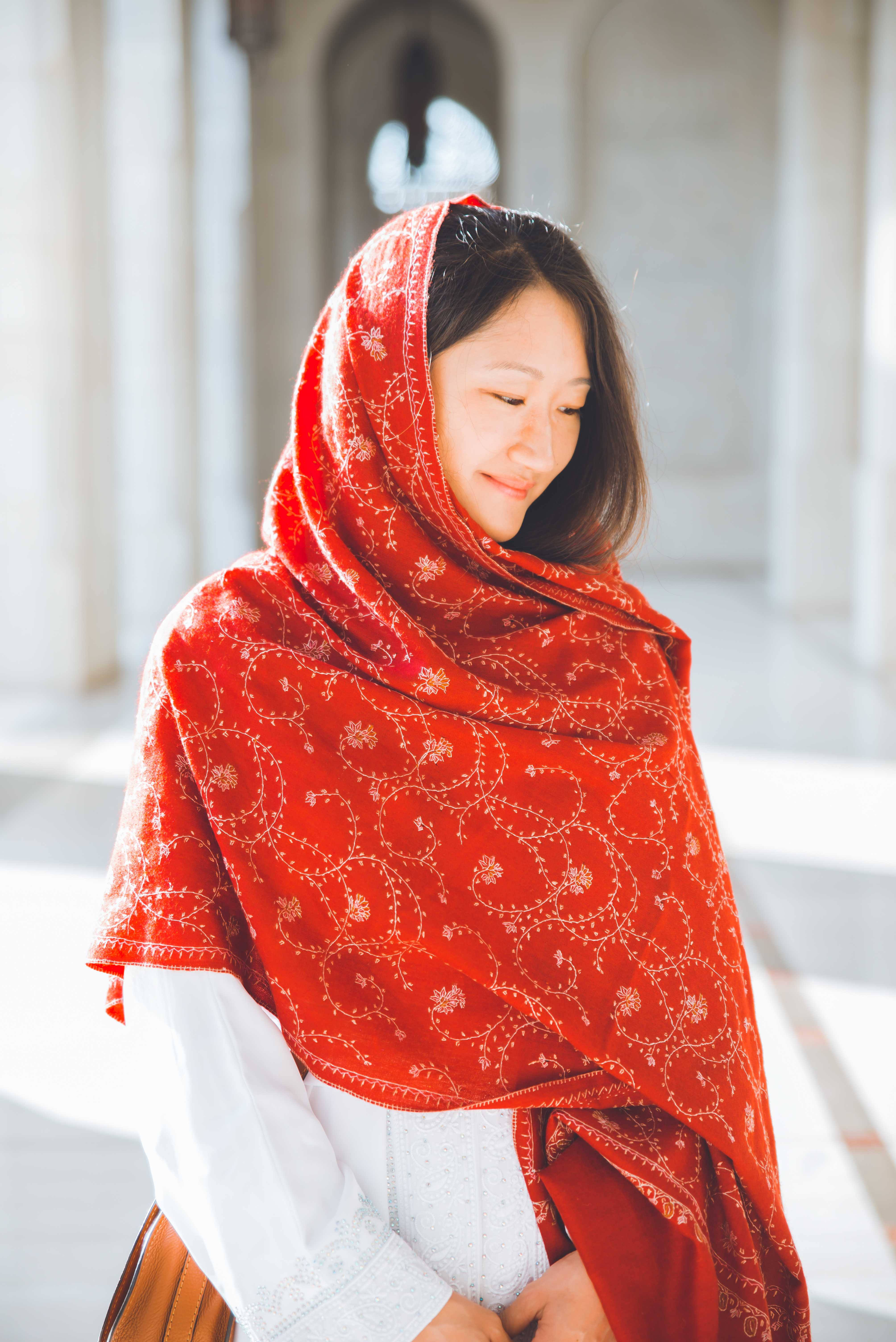 Traditional Omani-style portrait near Muttrah